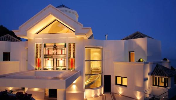 Chalet independiente en venta en  Barrio Sierra Blanca, Marbella photo 3