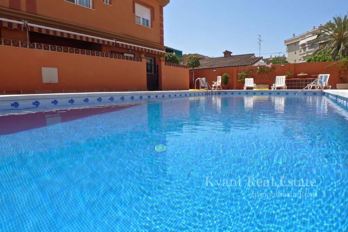 Sprzedaż niezależnego domku jednorodzinnego w Zona Puerto Deportivo, Fuengirola photo 1