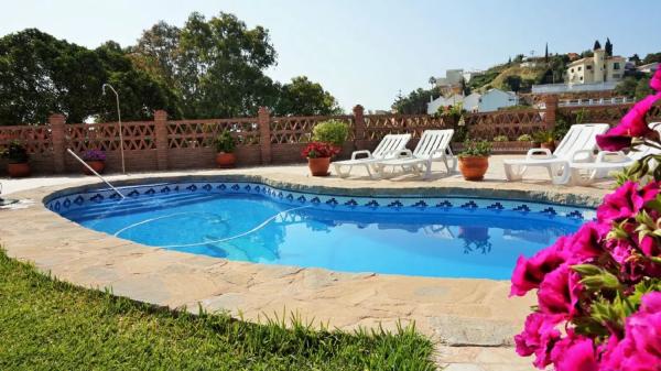 Detached villa for sale in Torremuelle, Benalmádena photo 1