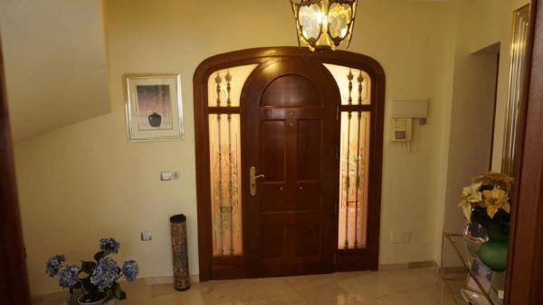 Detached villa for sale in Torremuelle, Benalmádena thumbnail 2