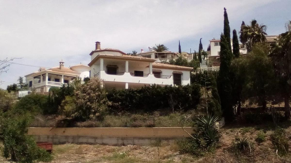 Продажа отдельного шале в , Бенахарафе photo 1