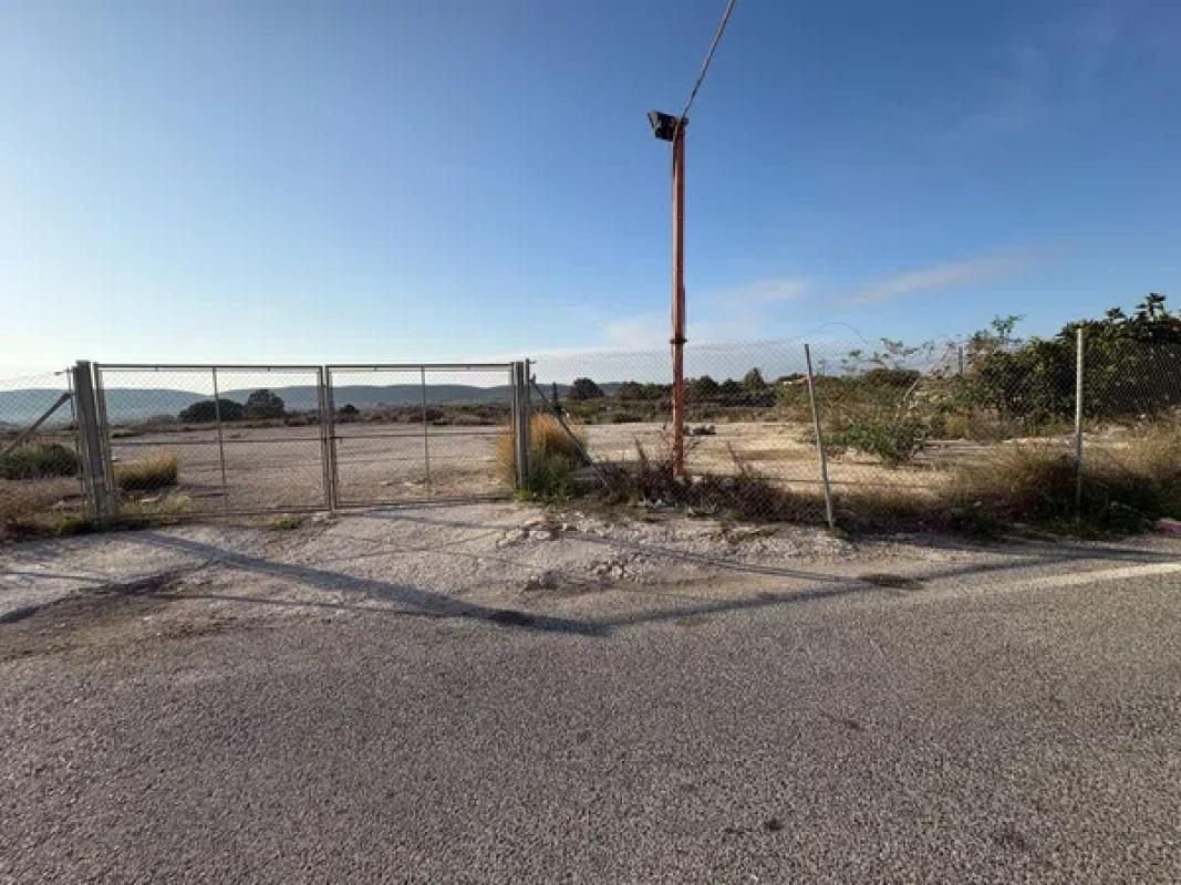 Terreno en venta en Alicante / Alacant, Alicante photo 1