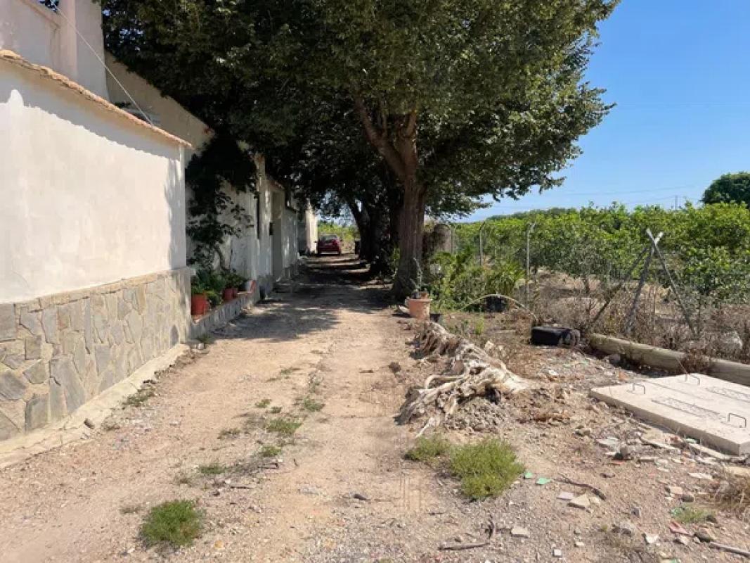 Terreno en venta en Almoradí, Alicante photo 1