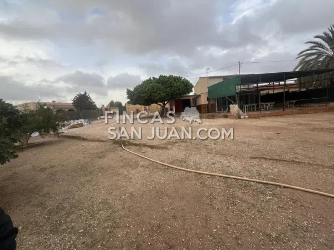 Terreno en venta en Mutxamel, Alicante photo 2