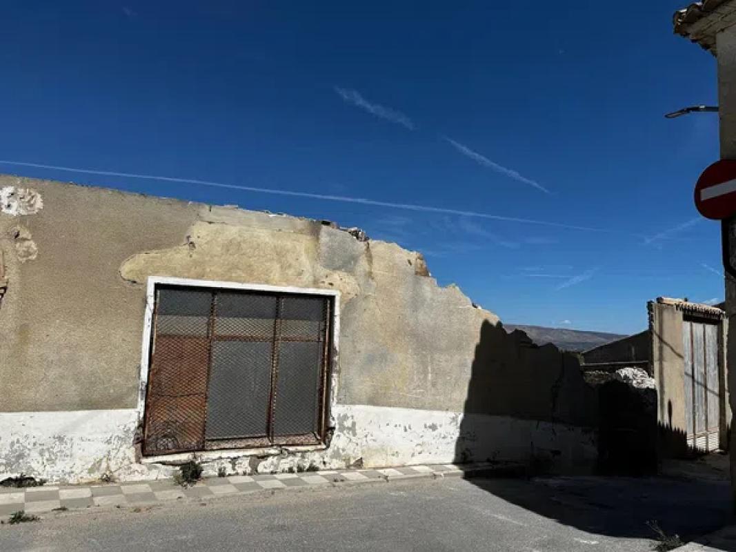 Terreno en venta en Biar, Alicante photo 2