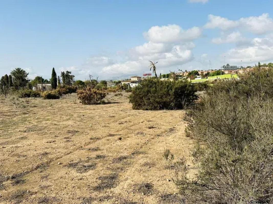 Terreno en venta en Elche / Elx, Alicante photo 1