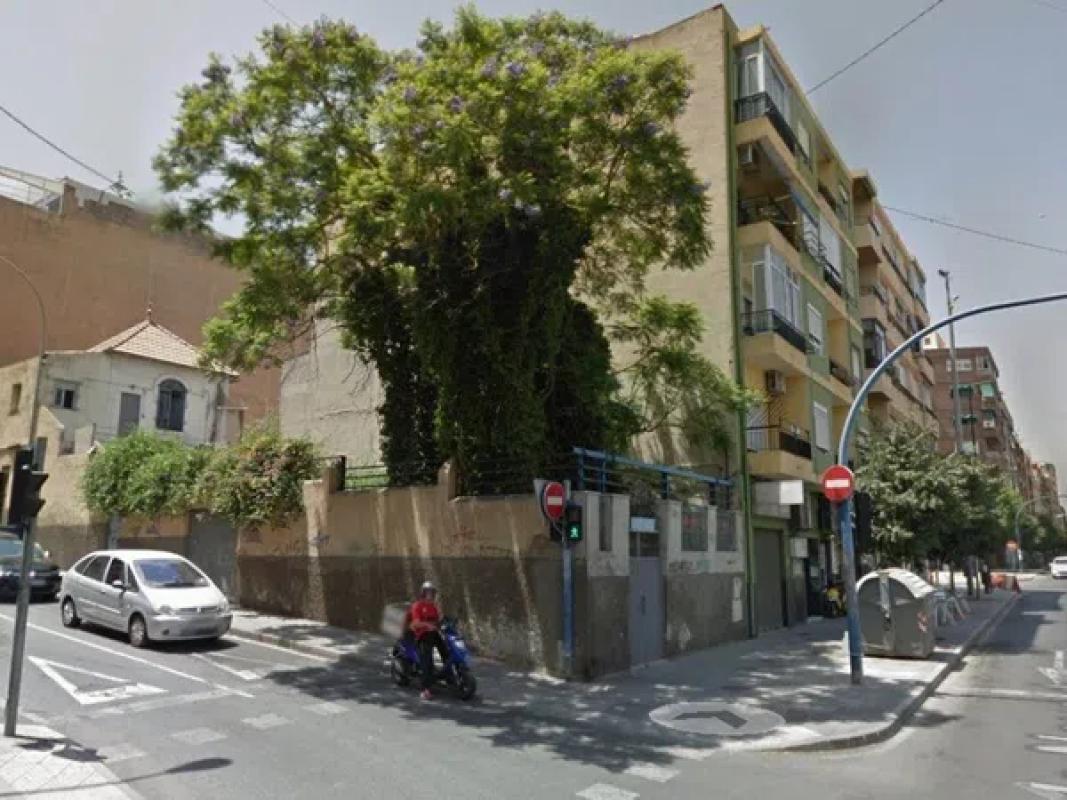 Terreno en venta en Alicante / Alacant, Alicante photo 1