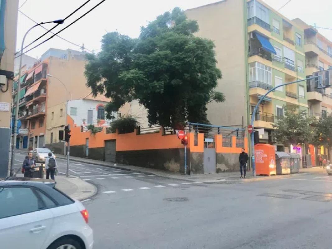Terreno en venta en Alicante / Alacant, Alicante photo 2