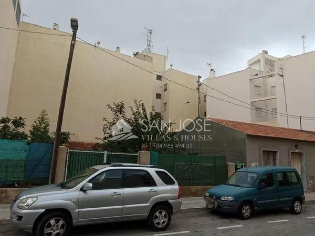 Terreno en venta en Elche / Elx, Alicante photo 2