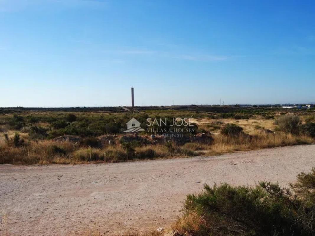 Terreno en venta en Elche / Elx, Alicante photo 2
