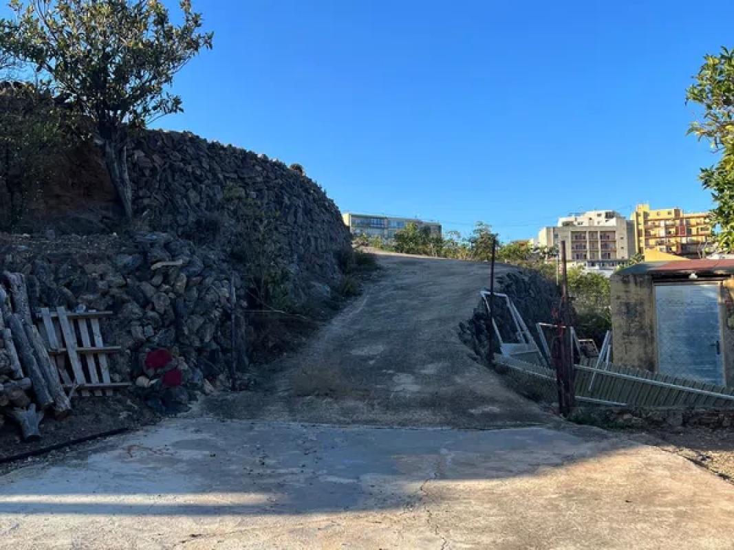 Terreno en venta en Polop, Alicante photo 2