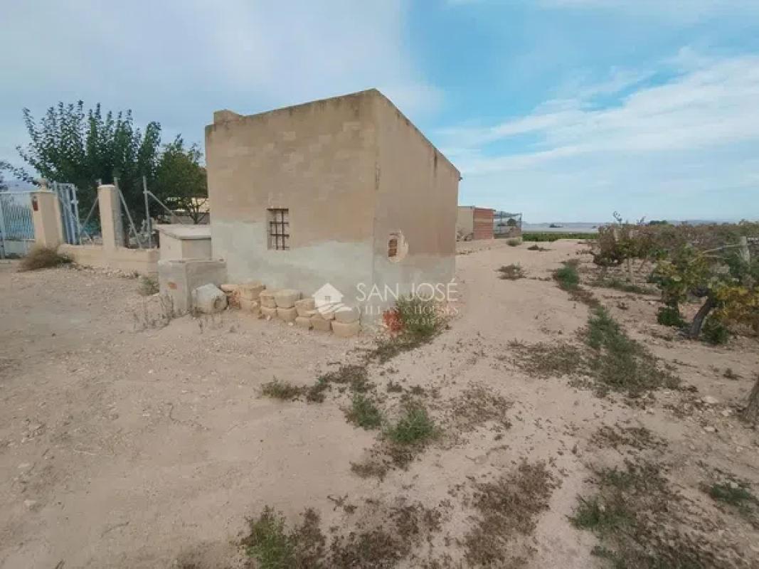 Terreno en venta en Novelda, Alicante photo 2