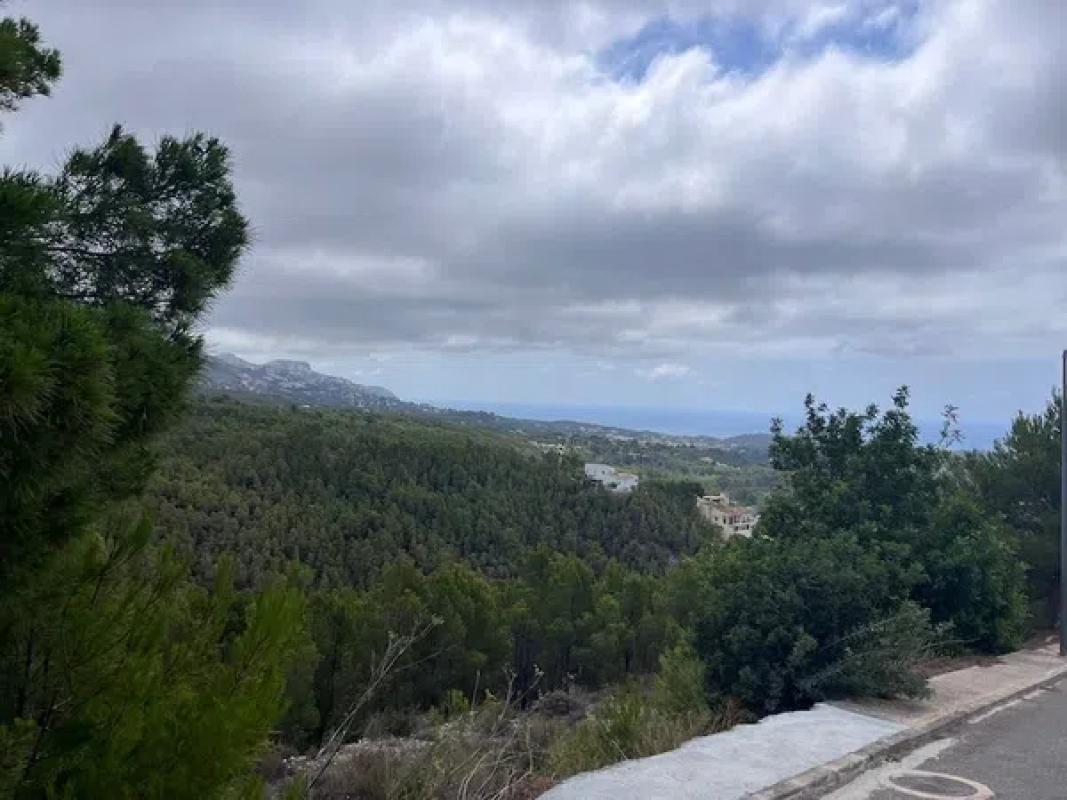 Terreno en venta en Callosa d''En Sarria, Alicante photo 3