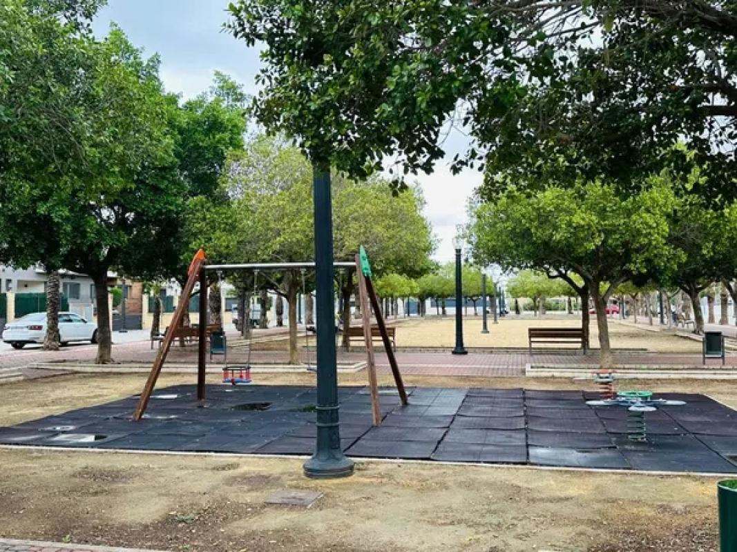 Terreno en venta en Elche / Elx, Alicante photo 2