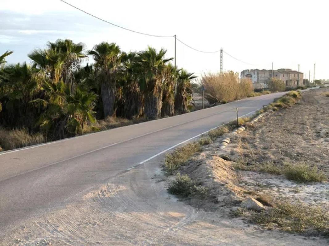 Terreno en venta en Elche / Elx, Alicante photo 1