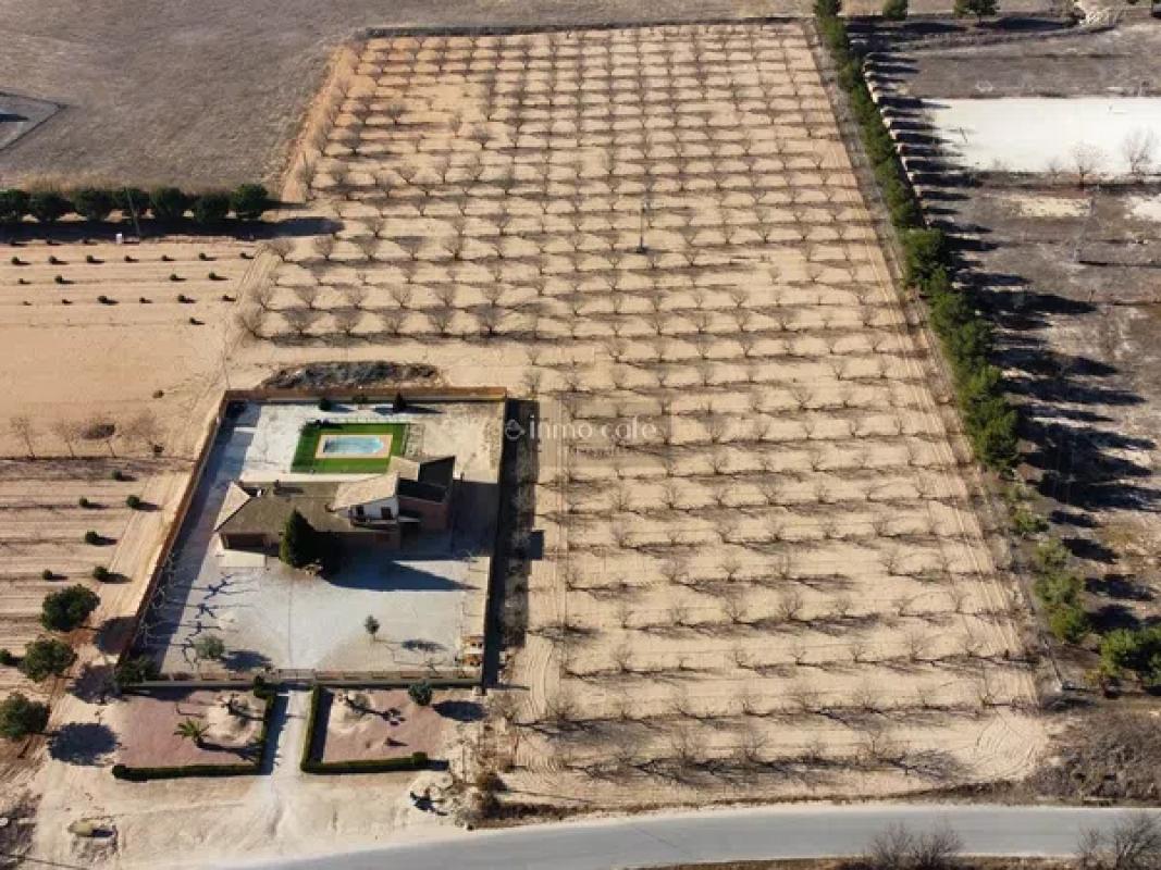 Terreno en venta en Villena, Alicante photo 5