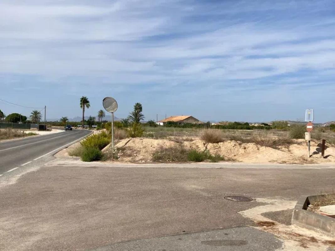 Terreno en venta en Elche / Elx, Alicante photo 4