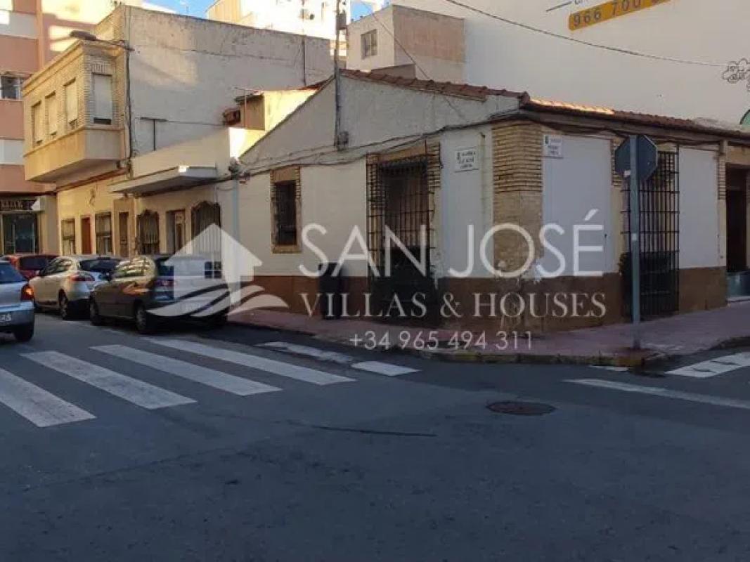 Terreno en venta en Torrevieja, Alicante photo 2