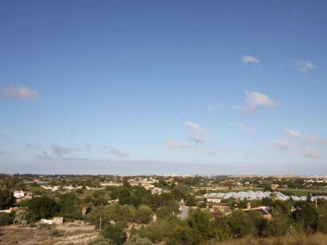 Terreno en venta en Mutxamel, Alicante photo 3