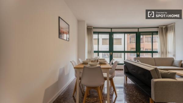 Se alquila habitación en piso de 6 habitaciones en Valencia, Valencia photo 4