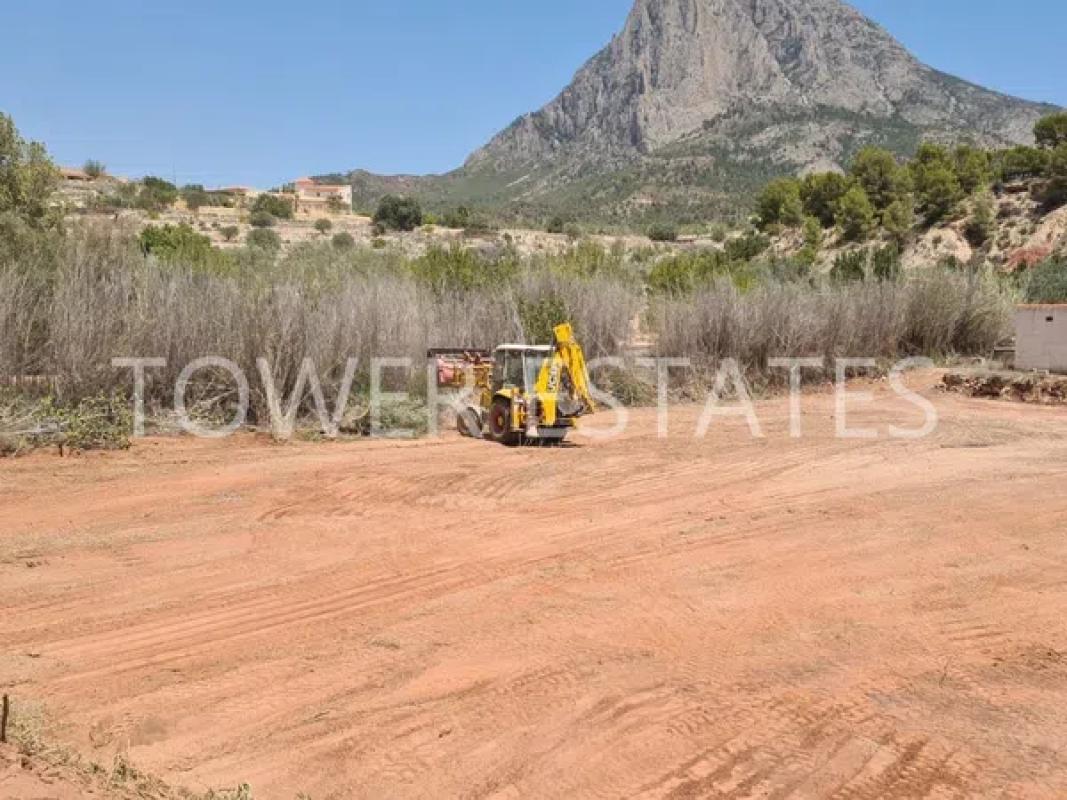 Terreno en venta en Finestrat, Alicante photo 2