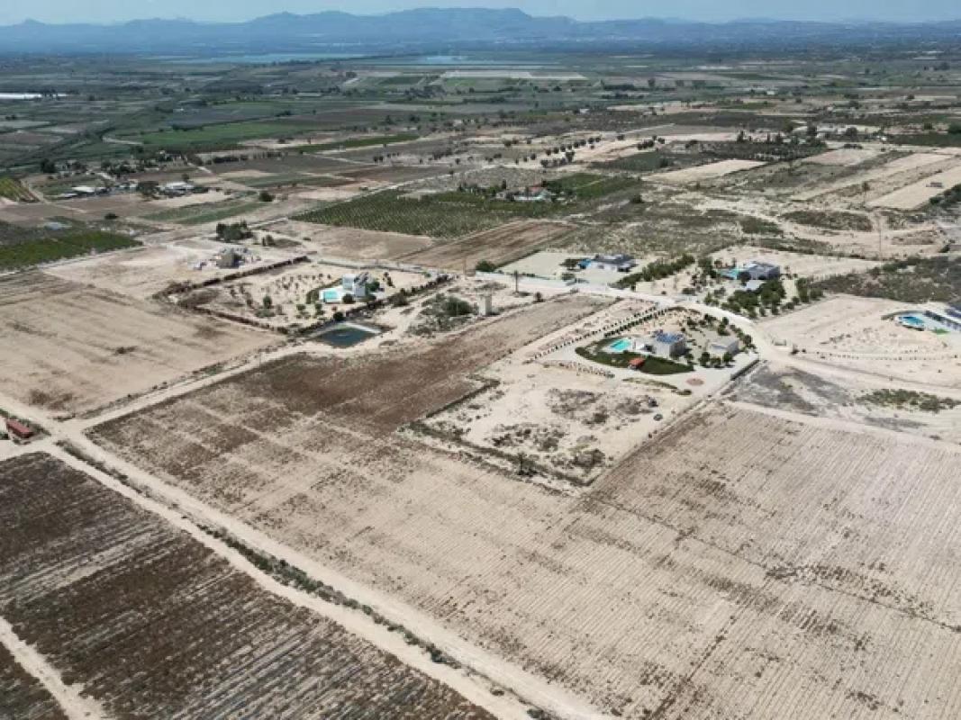 Terreno en venta en Elche / Elx, Alicante photo 1