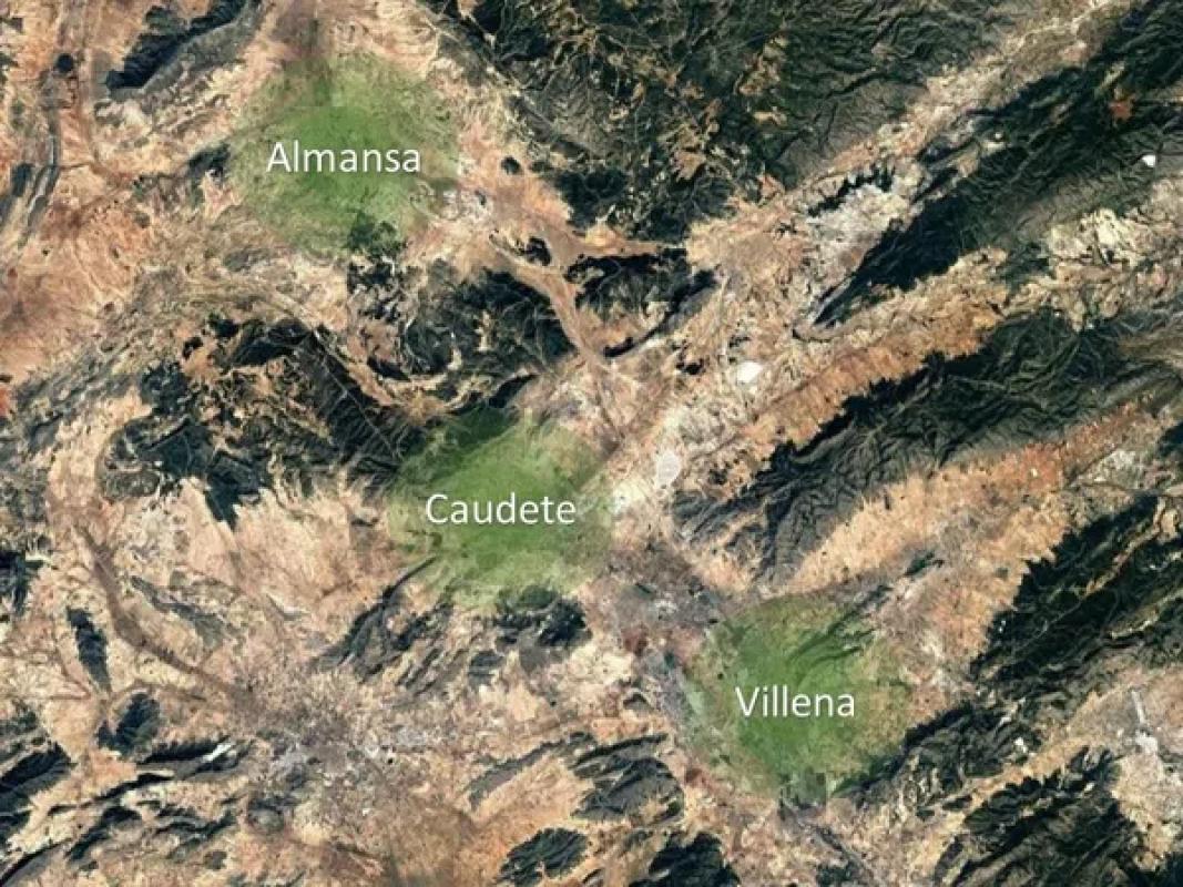Terreno en venta en Villena, Alicante photo 5