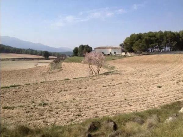 Terreno en via sense nom photo 3