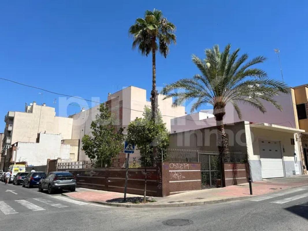 Działka na sprzedaż w Santa Pola, Alicante photo 1