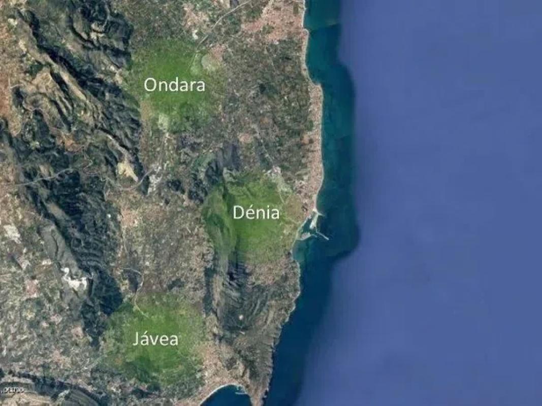 Terreno en venta en Denia, Alicante photo 1