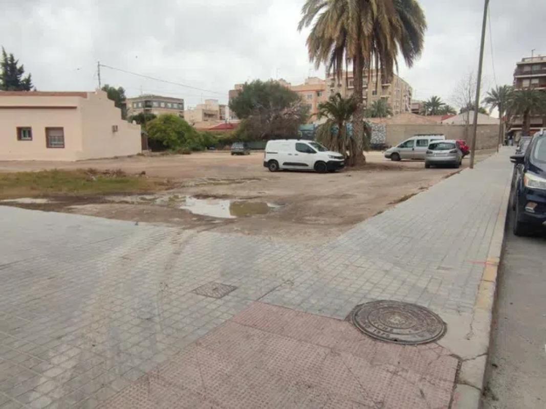Terreno en venta en Elche / Elx, Alicante photo 2