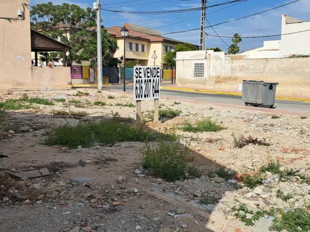Terreno en venta en Daya Nueva, Alicante photo 1