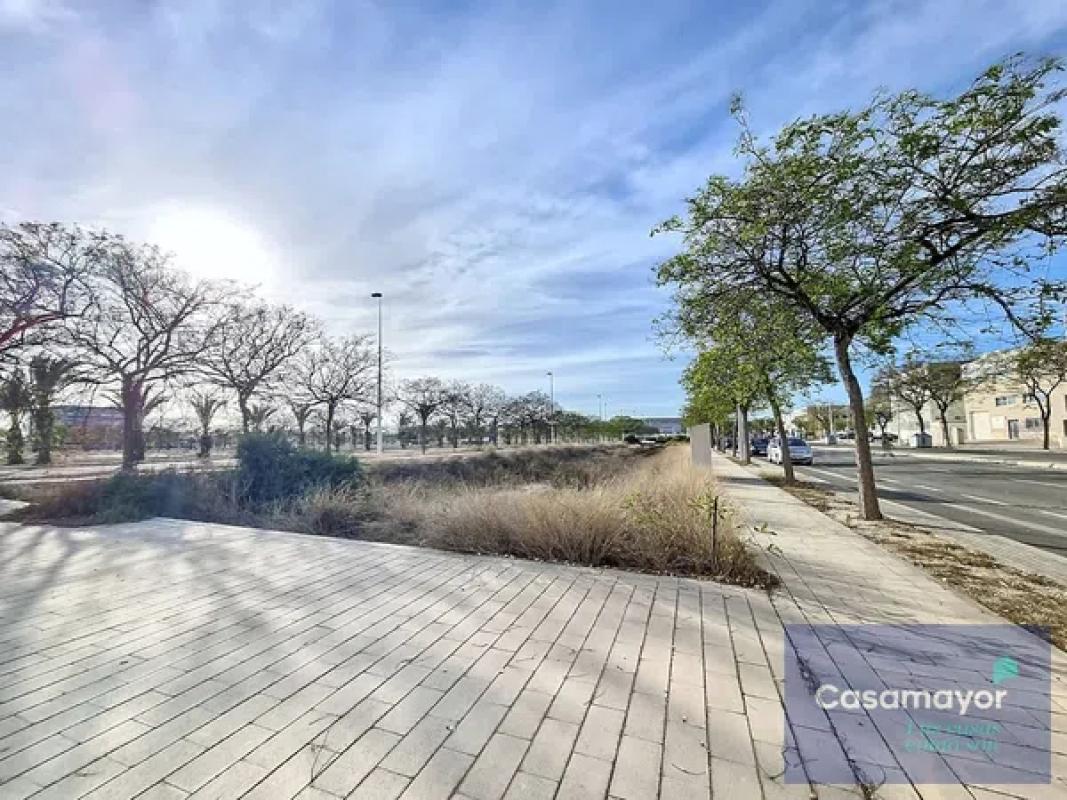 Terreno en venta en Elche / Elx, Alicante photo 1