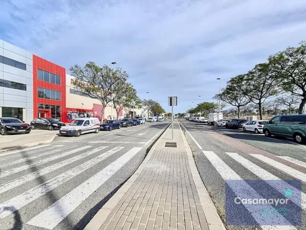 Terreno en venta en Elche / Elx, Alicante photo 2