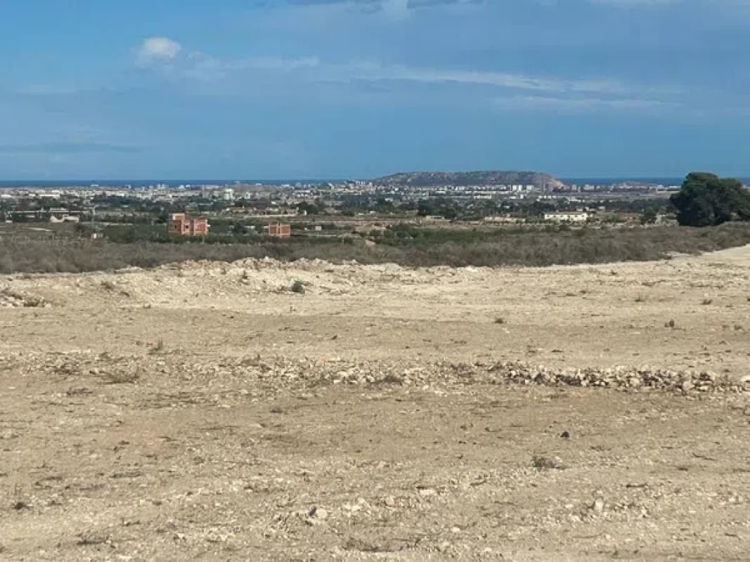 Terreno en venta en Agost, Alicante photo 2