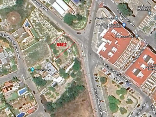 Terreno en calle Metge Jaume Sirera Català s/n photo 2