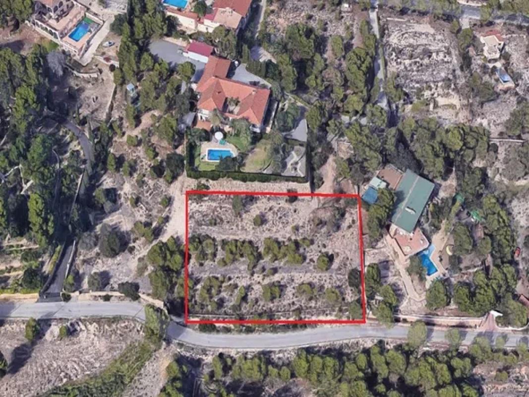 Terreno en venta en Benidorm, Alicante photo 1