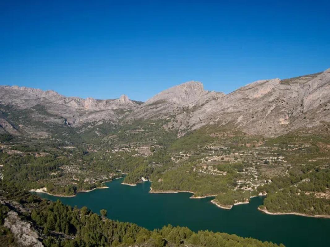 Terreno en venta en Guadalest, Alicante photo 1