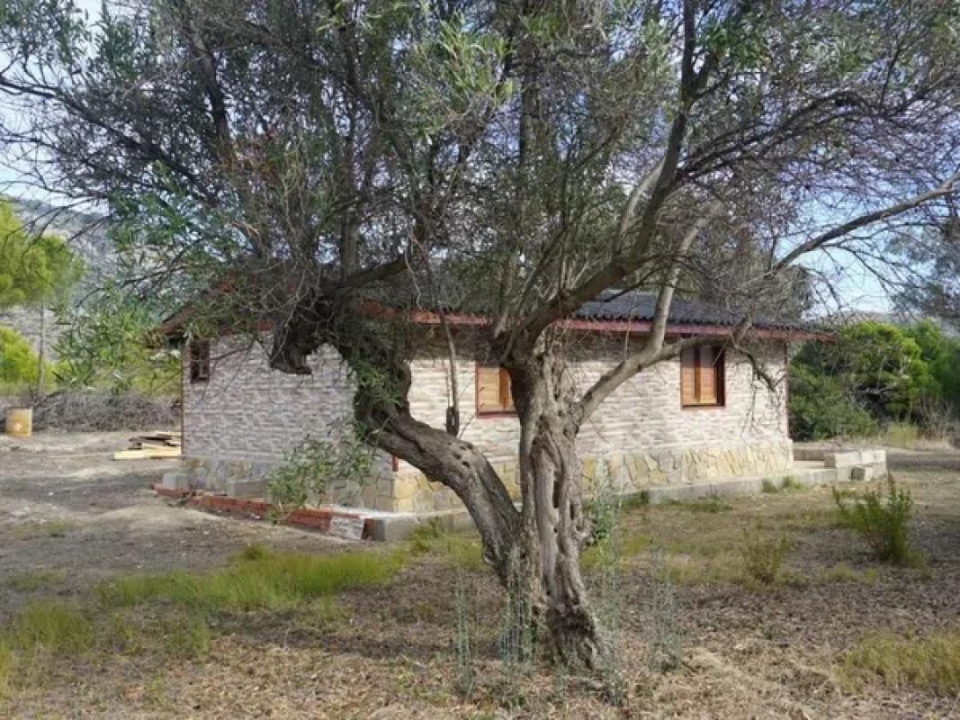 Terreno en venta en Guadalest, Alicante photo 2