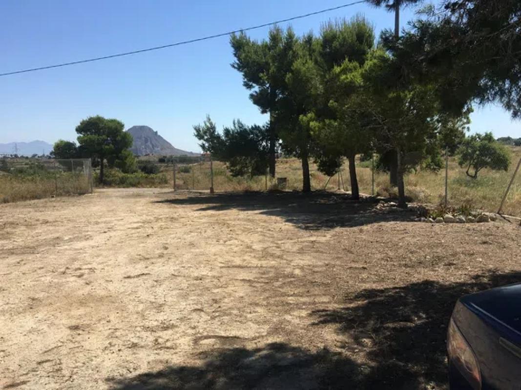Terreno en venta en Elche / Elx, Alicante photo 1