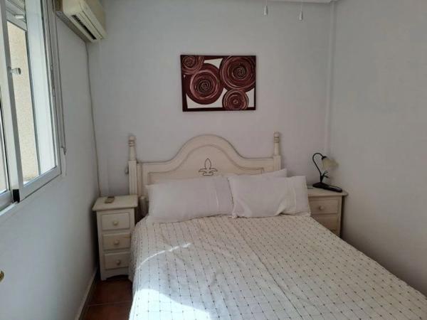 Chalet adosado en avenida Callosa Segura thumbnail 2