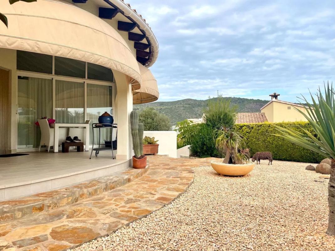 Properties for sale and rent in Spain photo 2