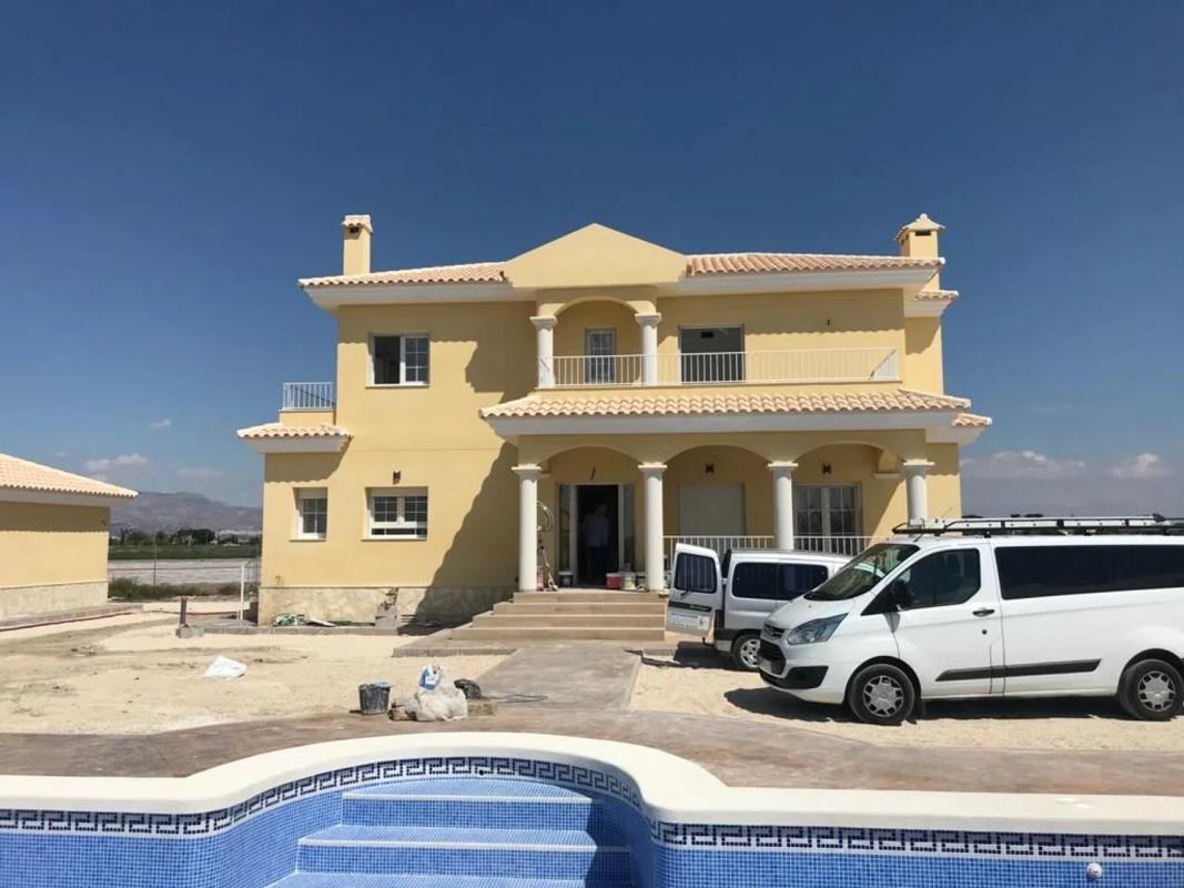Propiedades en venta y alquiler en España photo 2