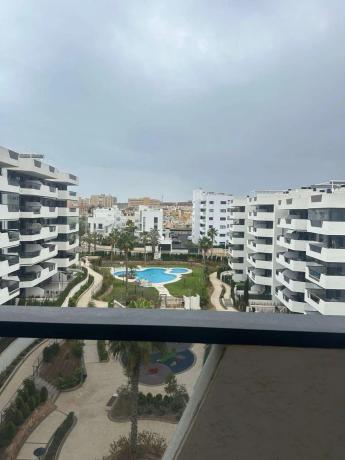 Piso en venta en Arenales del Sol, Elche / Elx photo 1