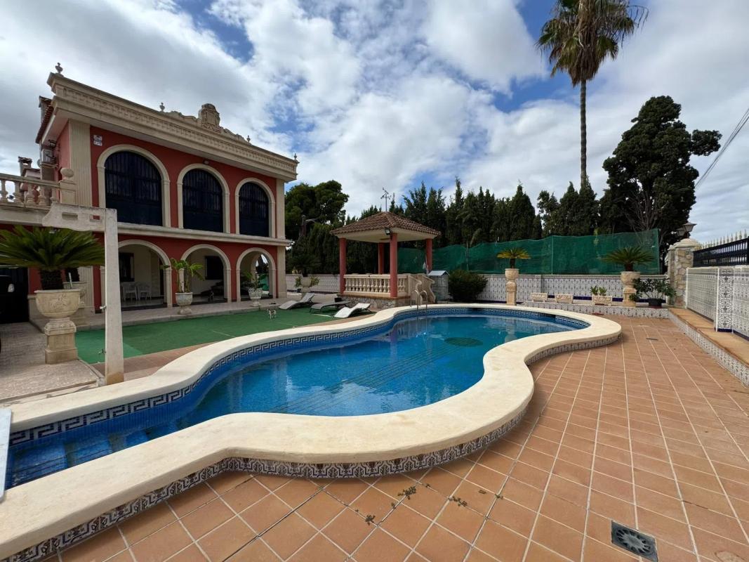 Propiedades en venta y alquiler en España photo 2