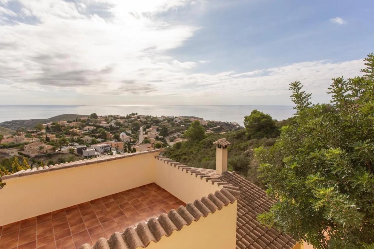 Properties for sale and rent in Spain photo 2