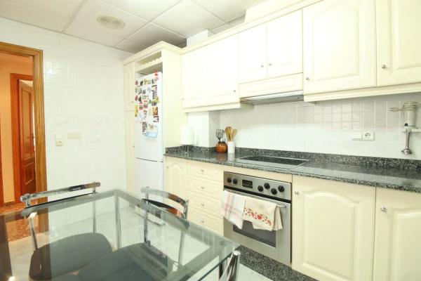 Apartment for sale in  Calle Milagros Maestre Esteve, Elda photo 4
