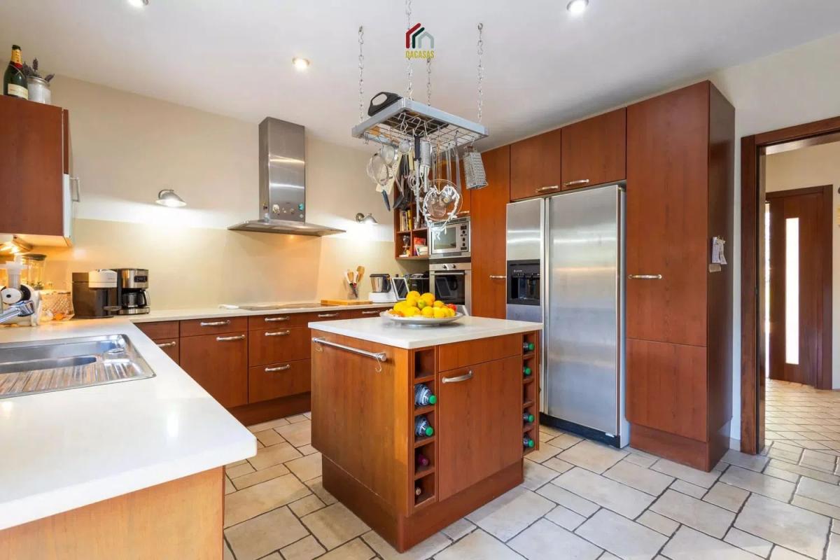Properties for sale and rent in Spain photo 4