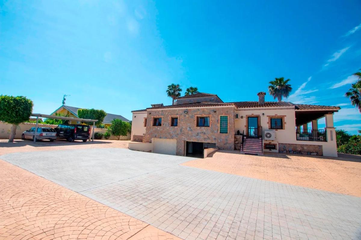 Properties for sale and rent in Spain photo 4