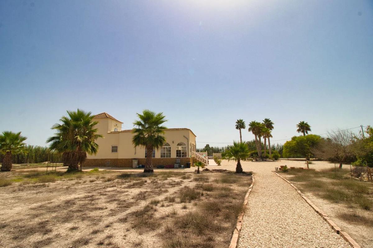 Properties for sale and rent in Spain photo 3